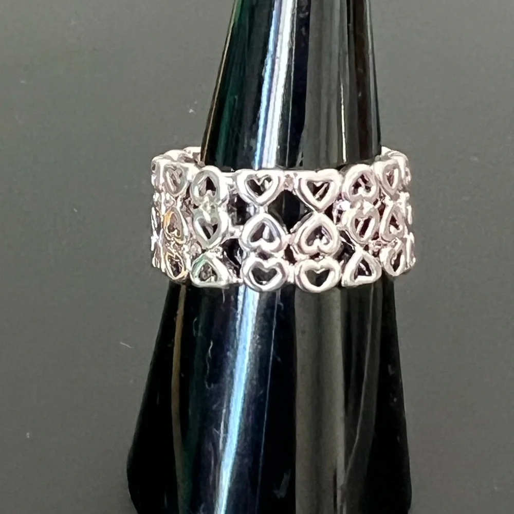 Silver Heart Pattern Ring - Picture 12 of 12